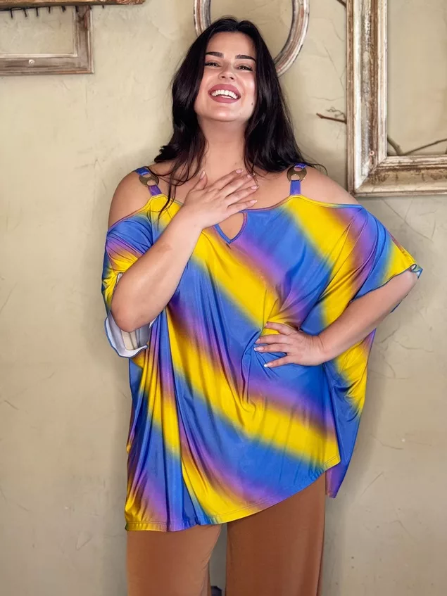 Oversize γυναικεία μπλούζα με χρώματα ουράνιου τόξου – ανάλαφρη και πολύχρωμη